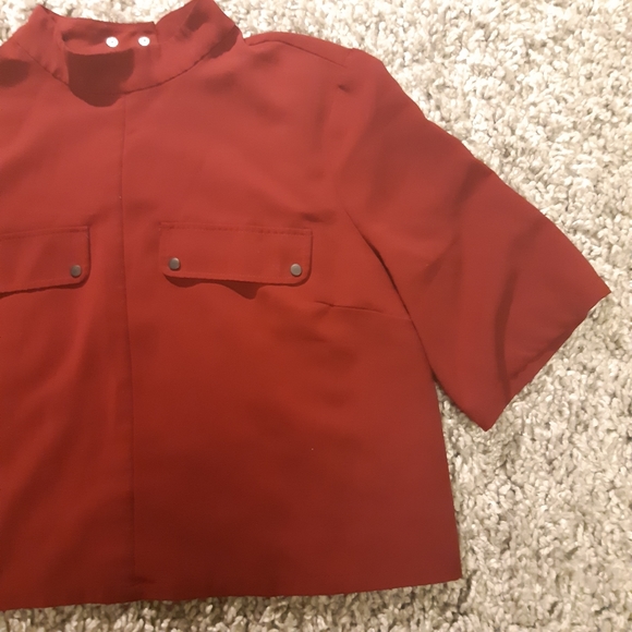 Forever 21 wine burgundy cropped faux pocket top size large - Picture 7 of 9